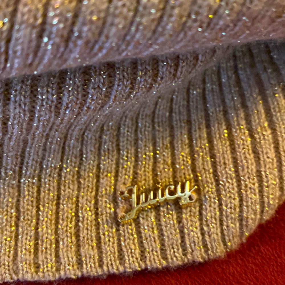 💖JUICY COUTURE 💖MERINO WOOL METALLIC GOLD NECK SHAWL. RARE FIND🤩 NWOT - Picture 4 of 7